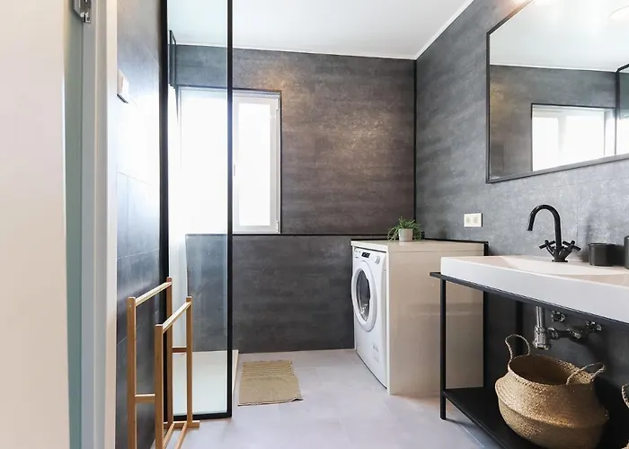 Rato Design With Terrace By Homing Appartement