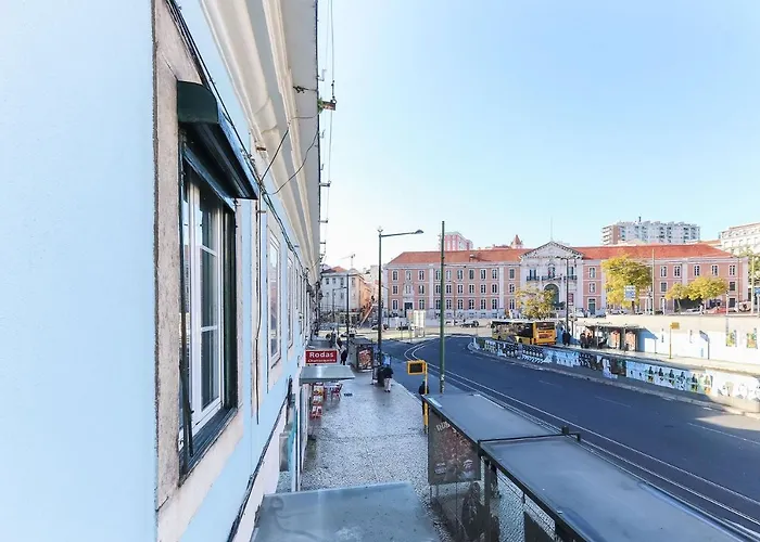 Rato Design With Terrace By Homing Appartement